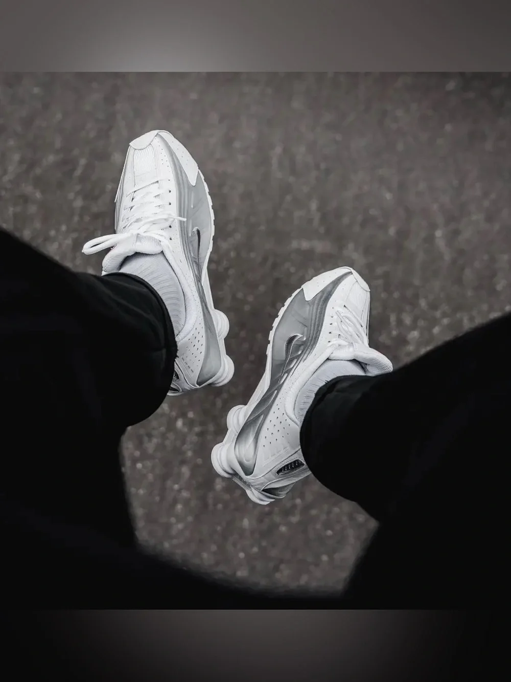 Nike Shox R4 (GS ) - Picture 3 of 9